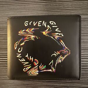 Givenchy Black Glitch Billfold
Wallet